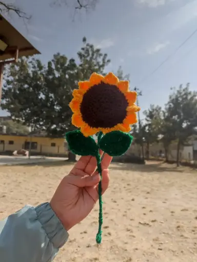 SunKnit™ – Handmade Crochet Sunflower
